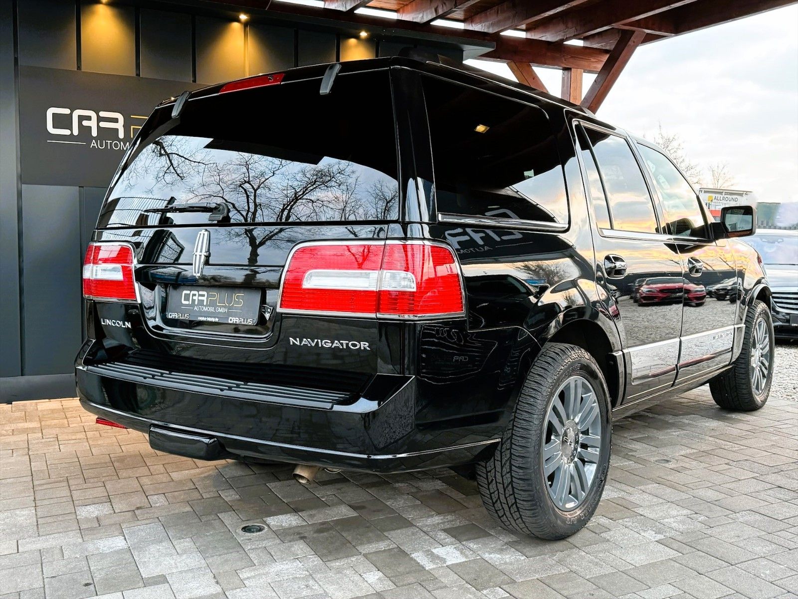 Fahrzeugabbildung Lincoln Navigator 5.4 V8 4x4 LUXURY Unfallfrei *7 Sitze*