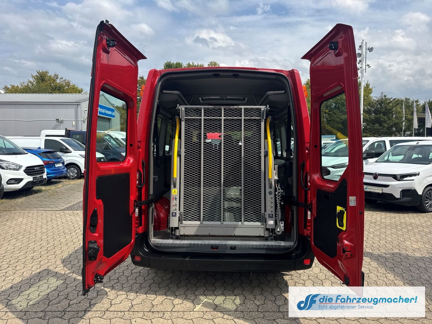 Fahrzeugabbildung Opel Movano StandHZG PDC Berganfahrass.*8036