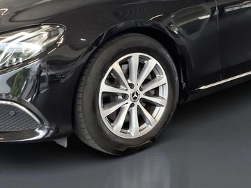 Mercedes E 220 - 4