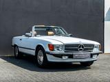 Mercedes-Benz SL 560 ARKTISWEIß/Dattelbraun TOP ZUSTAND - Mercedes-Benz SL aus dem Jahr 1989
