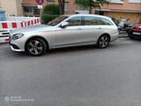 Mercedes-Benz E 220 d T Autom. - - Mercedes-Benz E 220 Gebrauchtwagen in München