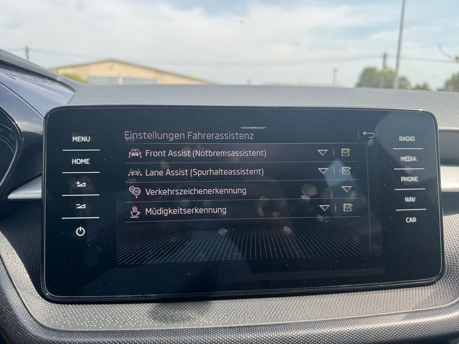 Fahrzeugabbildung SKODA Fabia Ambition 1.0 TSI