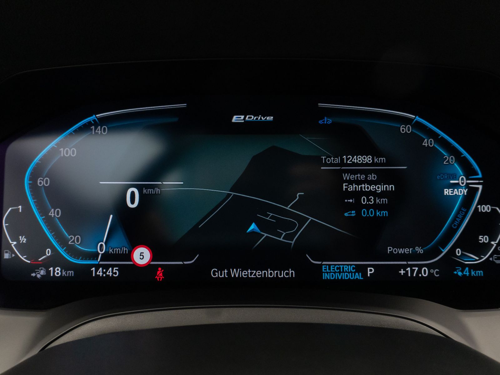 Fahrzeugabbildung BMW 330e SportLine Laser Kamera HUD DAB HiFi Komfort