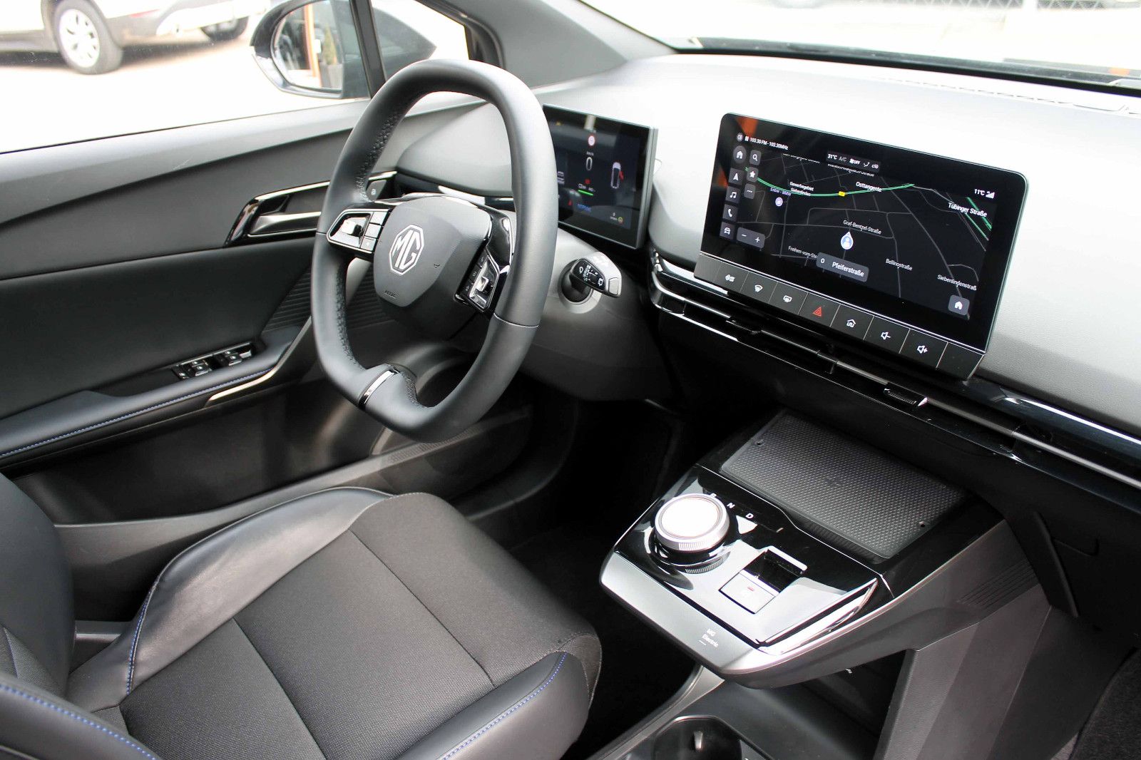 Fahrzeugabbildung MG MG4 Trophy Extended Range 77kWh ACC 360° LED BT