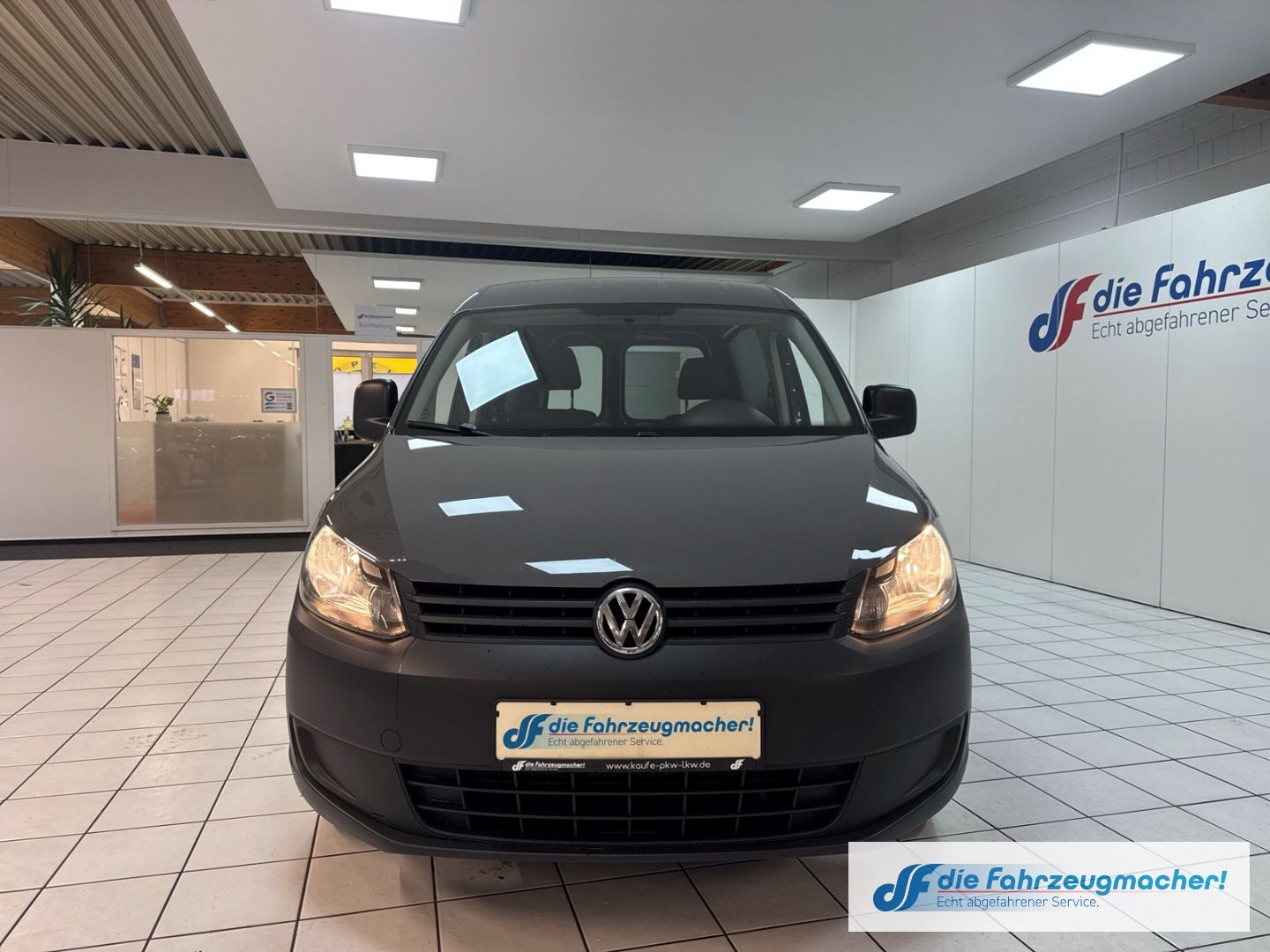 Fahrzeugabbildung Volkswagen Caddy Kasten EcoProfi AHK PDC Klima *EXPORT