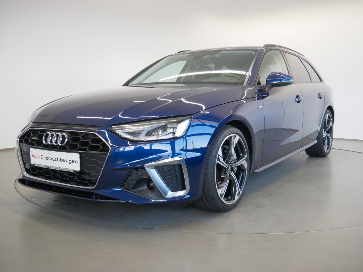 Audi A4 Avant 45 TFSI quattro S tro. S line LED AHK N imagem 2