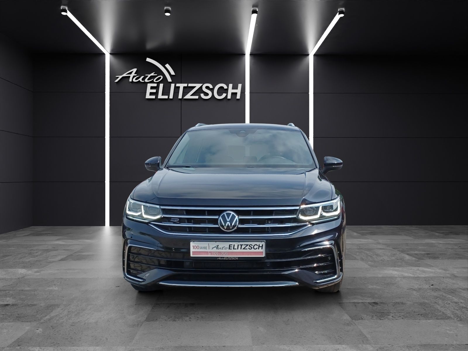 Fahrzeugabbildung Volkswagen Tiguan TSI R-Line 4M DSG R-Lin STH Matrix AHK Na