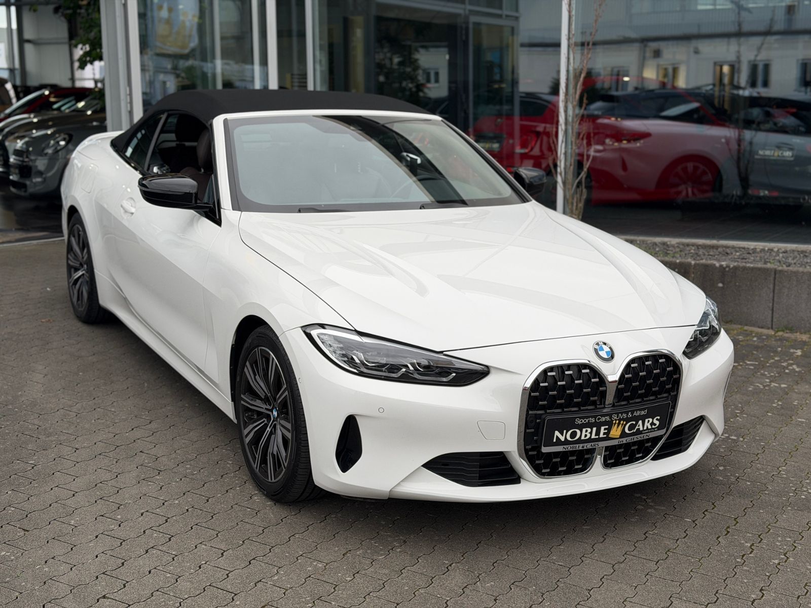 Fahrzeugabbildung BMW 420i Cabrio Shadow Line AHK LEDER LED NAV 18"