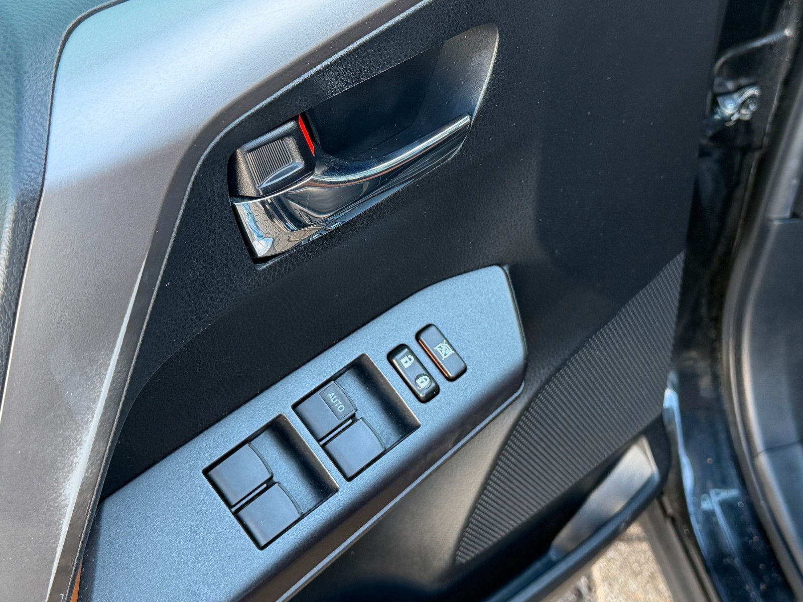 Fahrzeugabbildung Toyota RAV 4 2.5 Hybrid Executive 4x4 *Nav*AHK*LED*RFK*