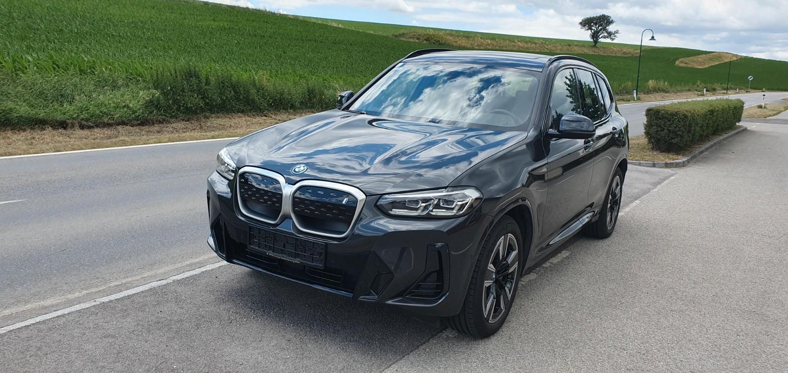 BMW iX3 M Sport/Pano/AHK/Leder, Garantie bis 08/26