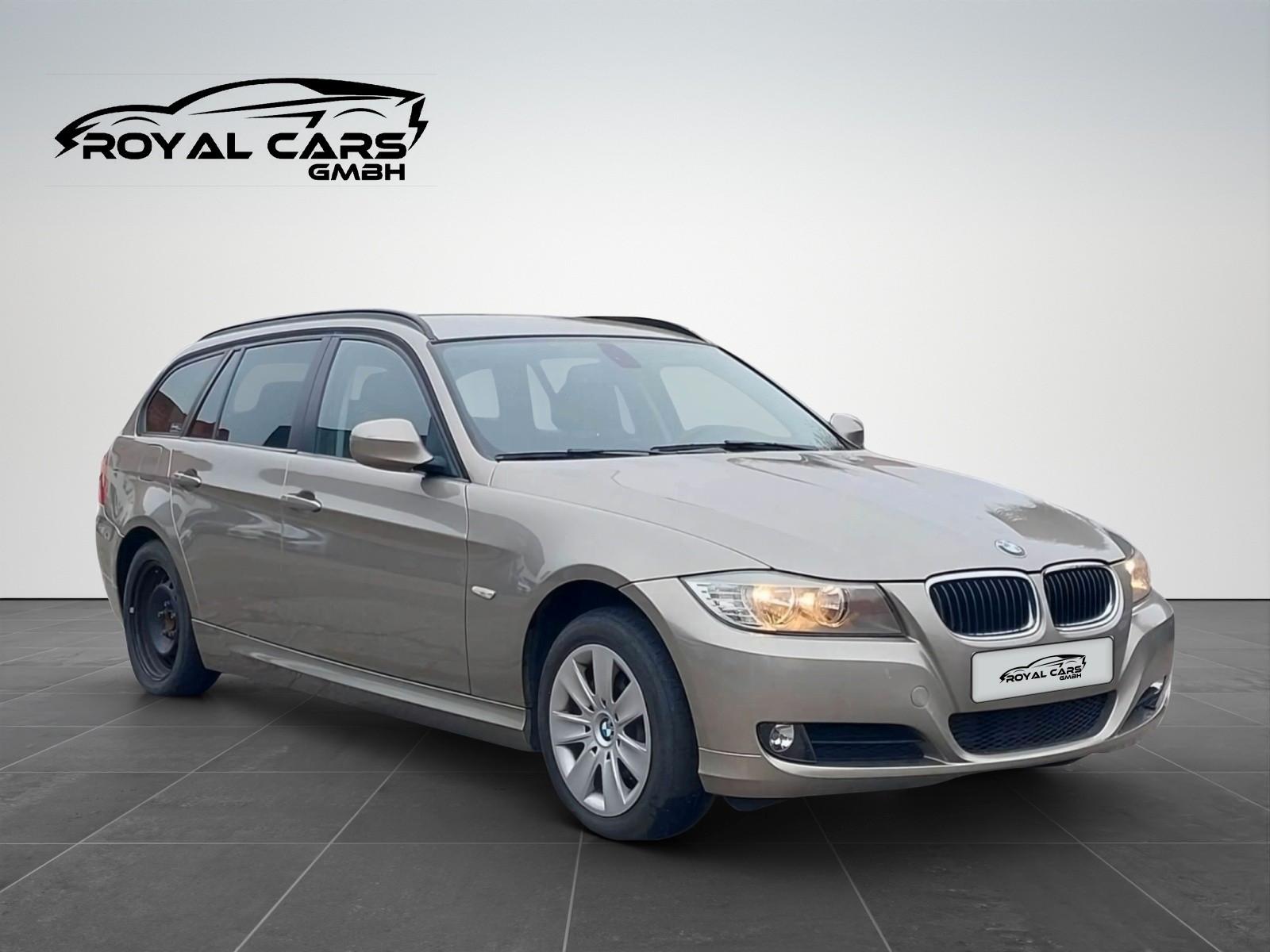 BMW 318 2012 — interior