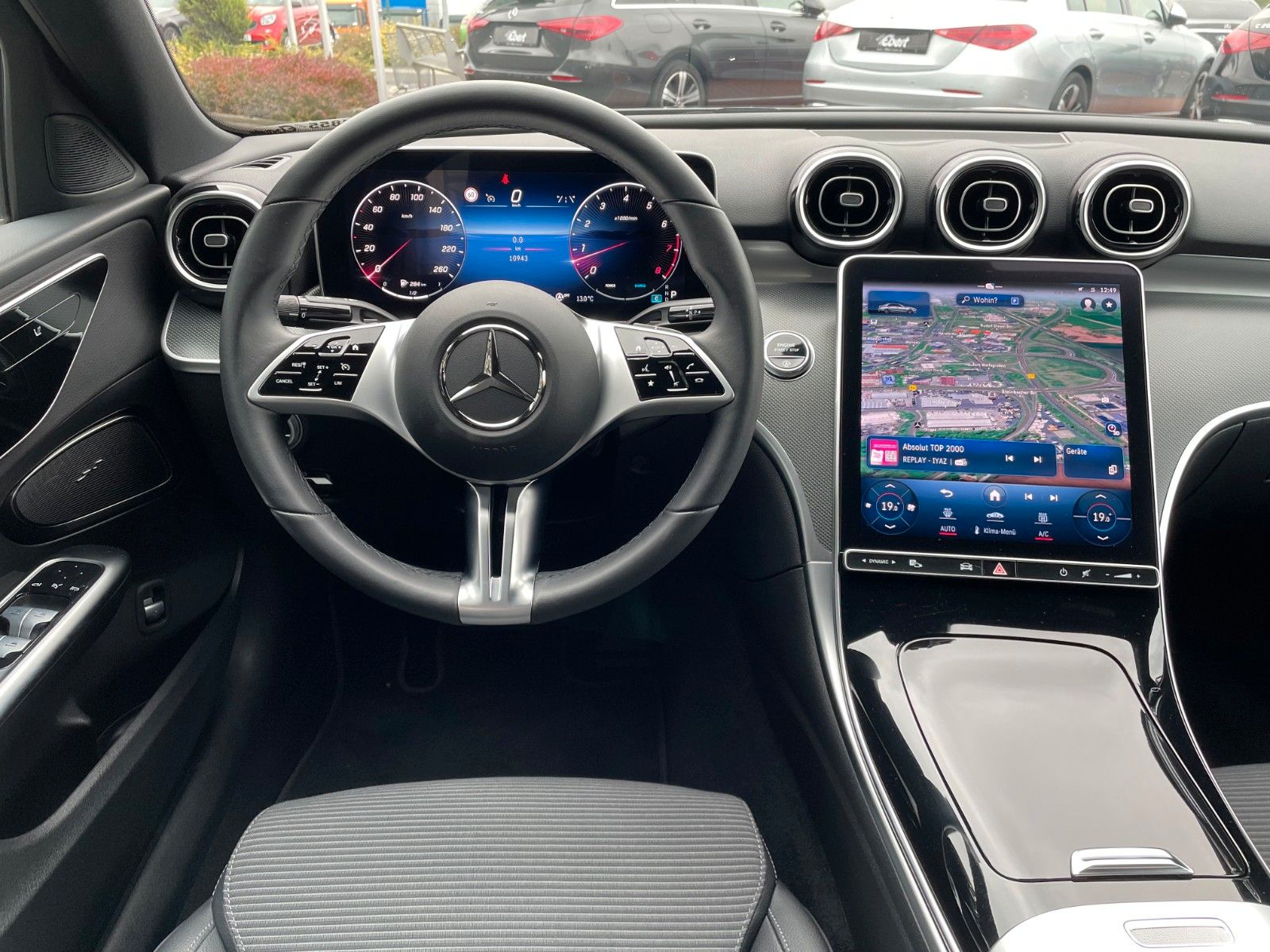 Fahrzeugabbildung Mercedes-Benz C 180 AVANTGARDE R-Kamera+AHK+TOTW+Ambiente