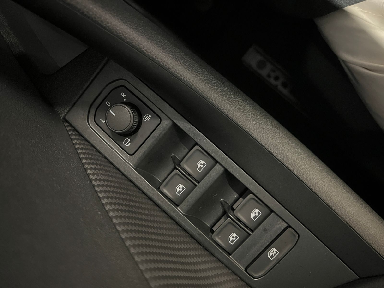 Fahrzeugabbildung SKODA Kamiq Monte Carlo 1.5 TSI DSG *AHK*