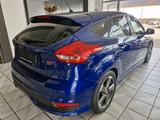 Ford Focus Lim. ST*Recaro*Winterpaket*Bi-Xenon - Ford Focus mit Diesel-Antrieb: Limousine