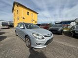 Hyundai i30 cw Classic - Hyundai i30 aus 2011 mit Benzin-Antrieb: Kombi