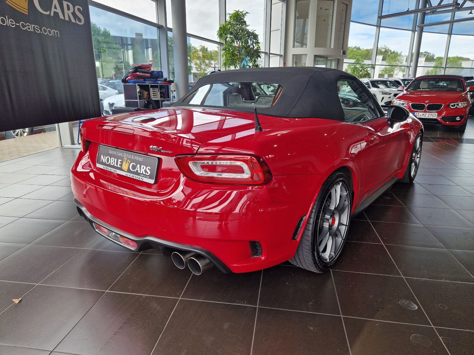 Fahrzeugabbildung Abarth 124 Spider Turismo LED LEDER BOSE