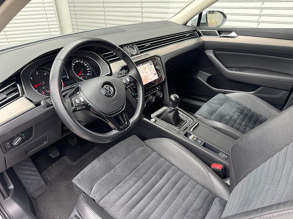 Passat Variant 2.0 TDI Highline *LED*AHK*STDHZG*