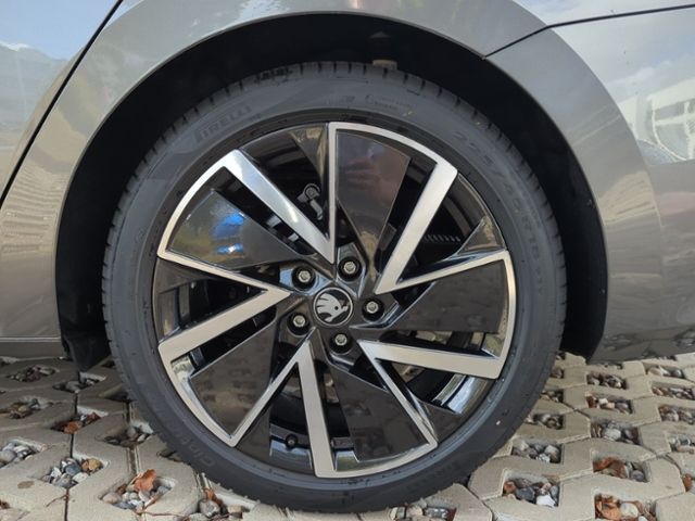 Fahrzeugabbildung SKODA Octavia Combi 2.0 TDI DSG Sportline MATRIX NAVI