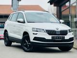 Skoda Karoq Active CarPlay DAB AHK - Skoda Karoq ACTIVE mit Benzin-Antrieb