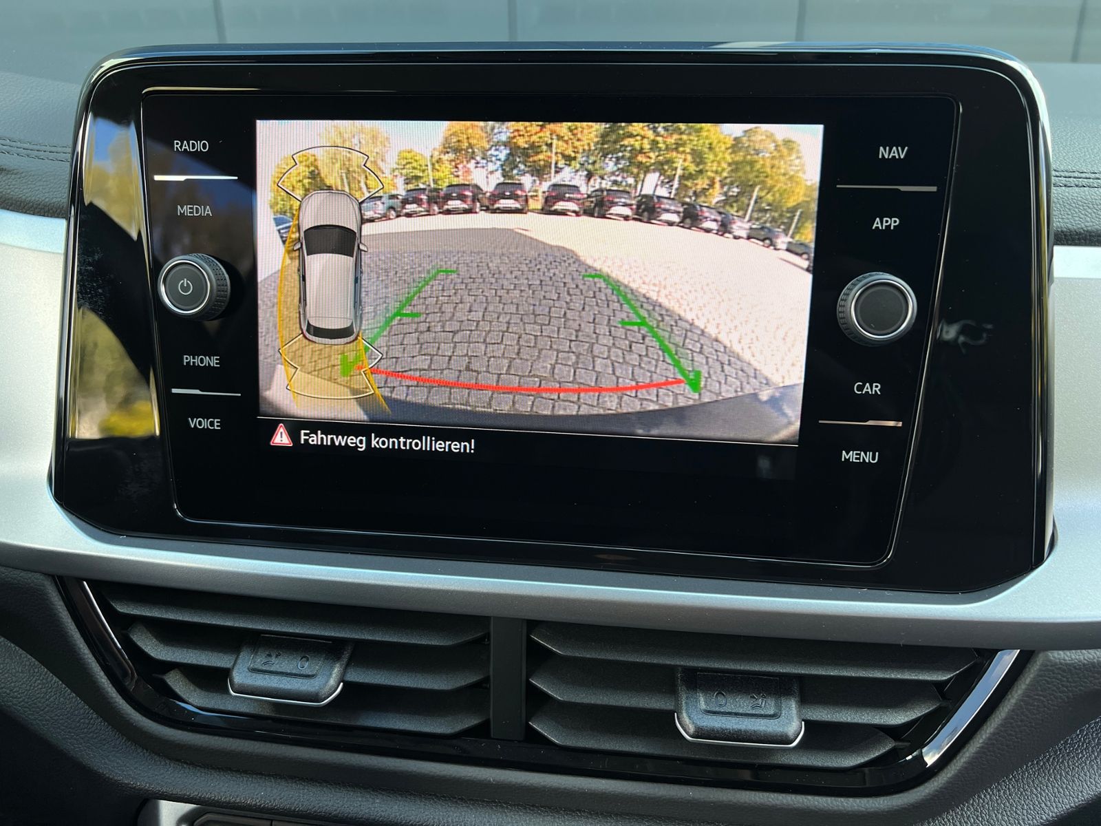 Fahrzeugabbildung Volkswagen T-Roc Life 1.0 TSI *LED, ACC, Kamera, 17''-LM*