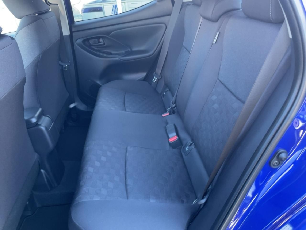 Fahrzeugabbildung Toyota Yaris Hybrid 116 PS Team D + Comfort Paket