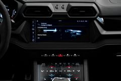 Urus 4.0 V8 PHEV SE 2025 BLACK CARBON PANO