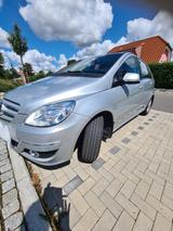 Mercedes-Benz B 180 BlueEFFICIENCY - - Mercedes-Benz B 180: Blueefficiency