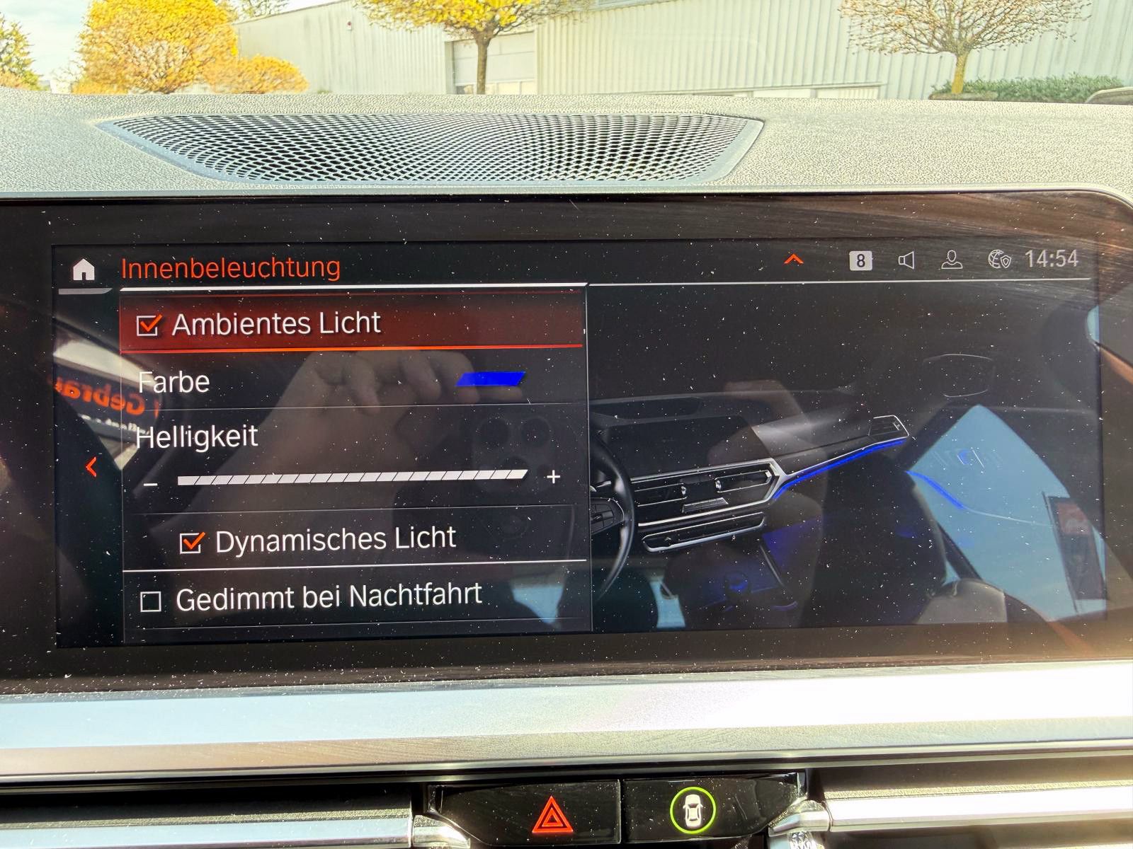 Fahrzeugabbildung BMW 320d Touring Sport-Line ACC AHK 360° LED BT AMBI