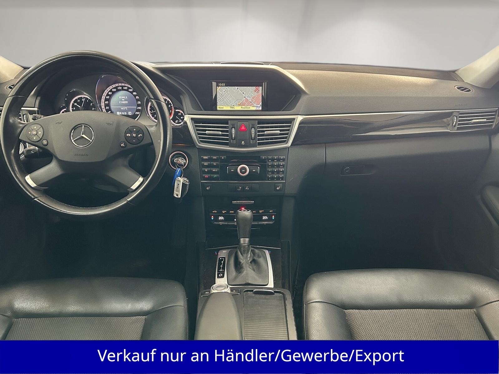 Mercedes-Benz E200 2010 — photo 11