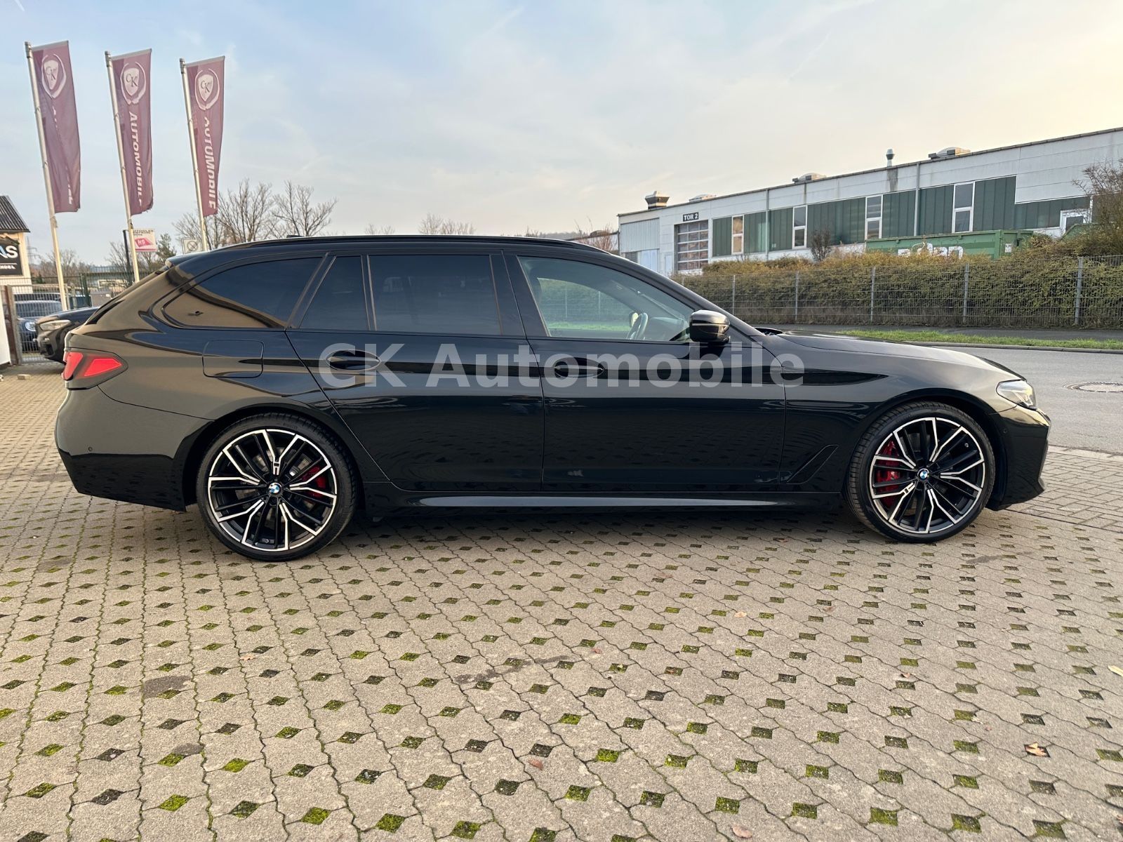 Fahrzeugabbildung BMW 530d xDrive M-Sport Facelift/Laser/Head-Up/AHK