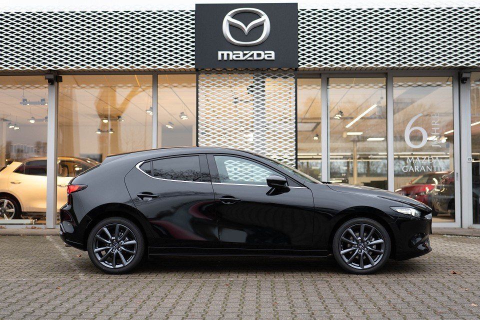 Fahrzeugabbildung Mazda 3 2.0i 122PS A/T EXCLUSIVE DESI