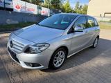 Mercedes-Benz B 180 Automatik*Klima*WENIG KM - Mercedes-Benz B 180 Gebrauchtwagen in Mönchengladbach