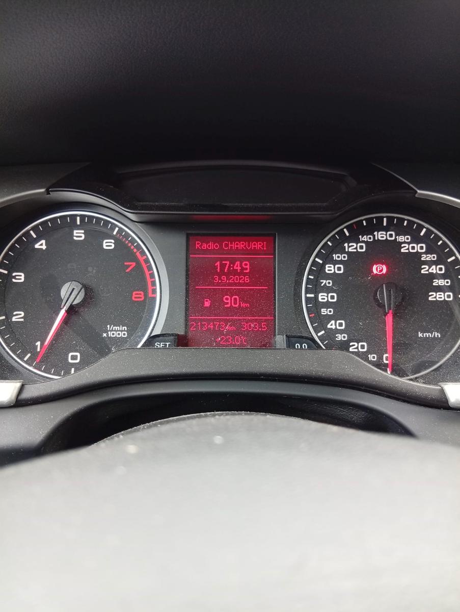 Audi A4 2011 — photo 8