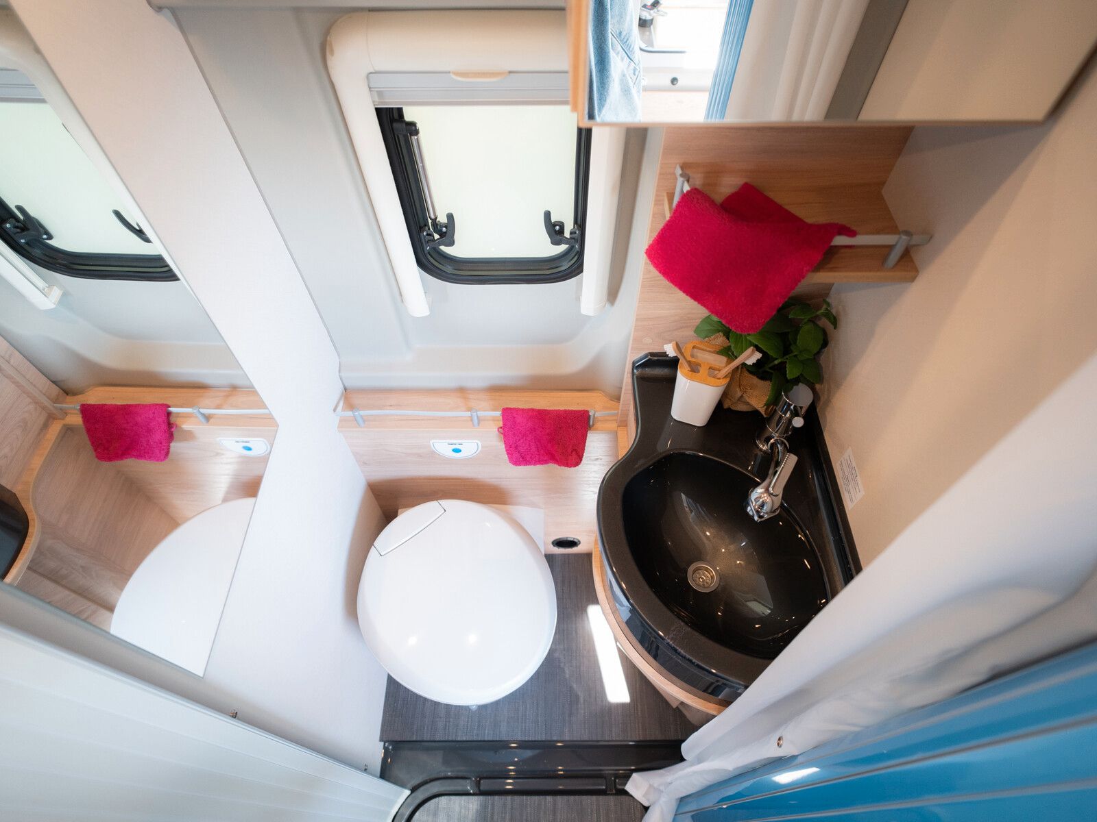 Fahrzeugabbildung Dethleffs Globetrail 640 HR Fiat