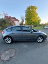 Citroën C4 1.6 16V Confort Confort - Citroën C4 von privat