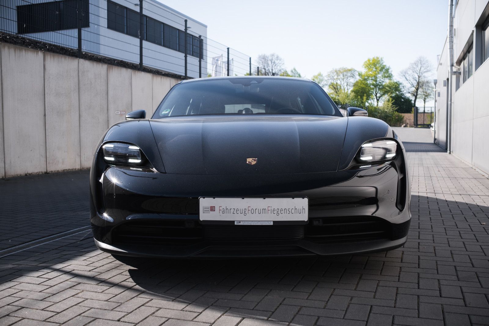 Fahrzeugabbildung Porsche Taycan Sport Turismo-Pano-PerformBatt.-WP-PASM