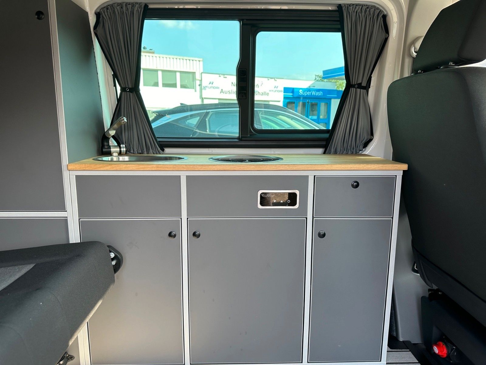 Fahrzeugabbildung Volkswagen T6.1 Campervan Vanexxt DSG