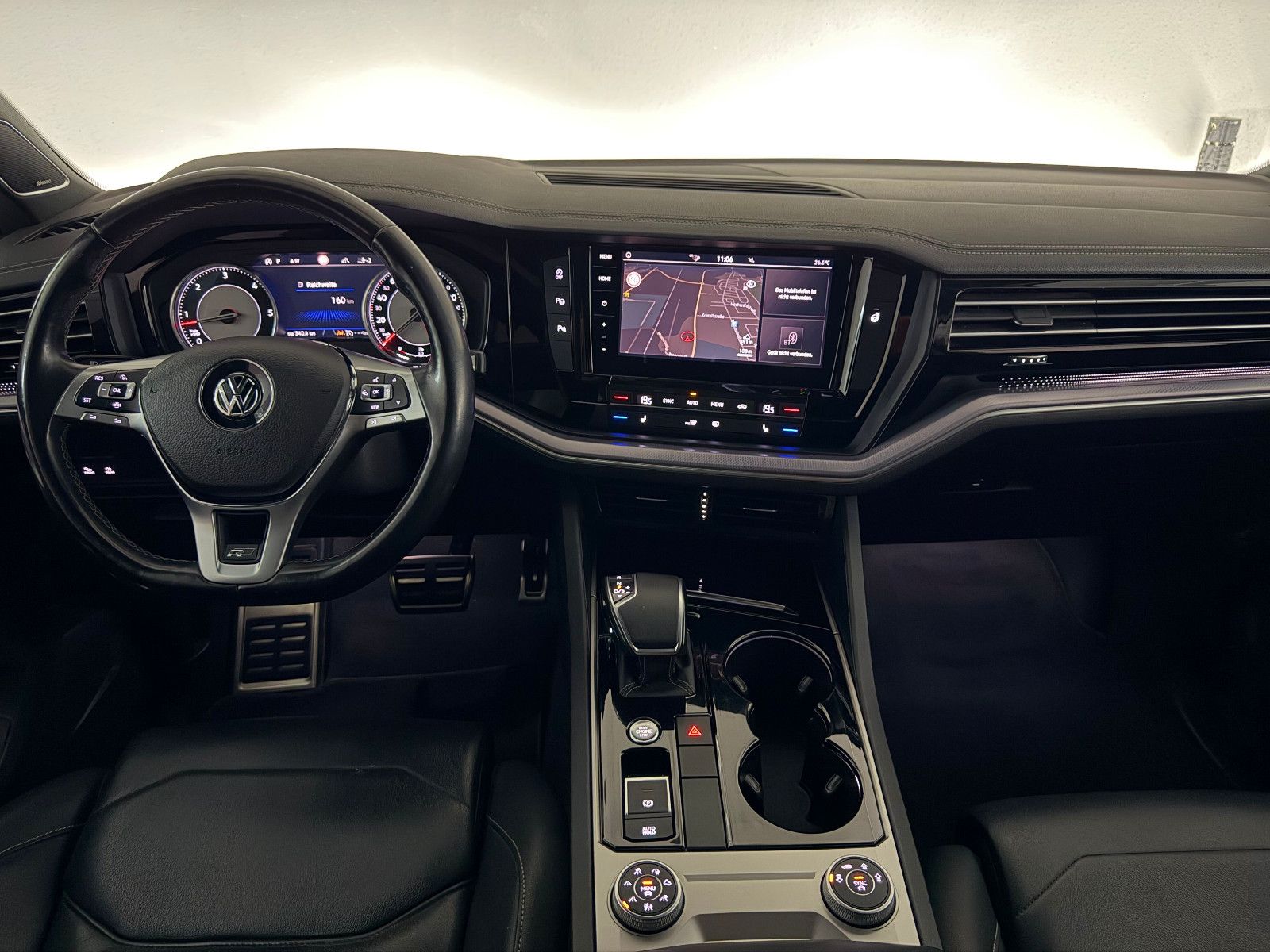 Fahrzeugabbildung Volkswagen Touareg 4Motion R-LINE/DAB+/MATRIX IQ/AHK/21 ZO