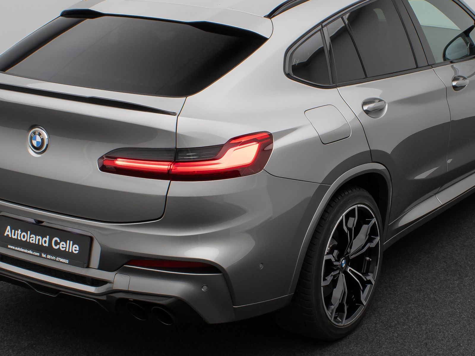 Fahrzeugabbildung BMW X4 M Panorama 360°HUD DAB H/K Individual 21Zoll