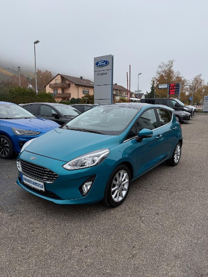 Ford Fiesta Titanium B&O + Sub / Panoramadach