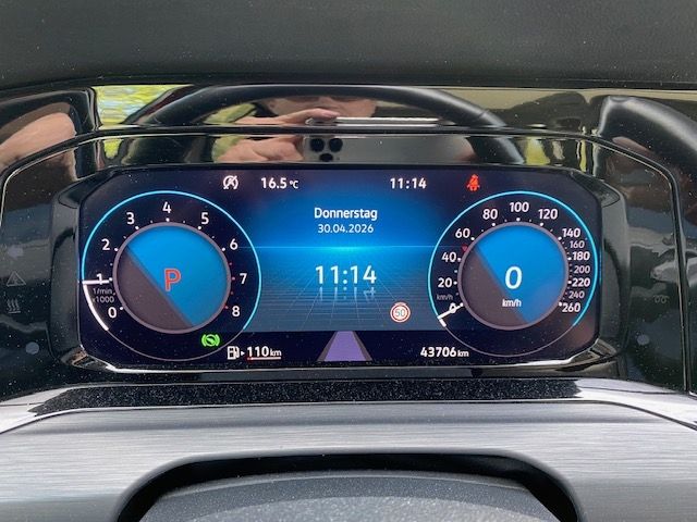 Golf VIII Variant 1.5 eTSI DSG Style AHK/17-ZOLL