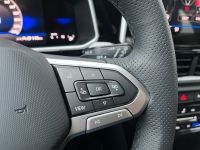VW T-Roc 1.5 TSI DSG R-Line SHZ NAV AHK KAM 5JGAR bei Autohaus Landmann & Maier OHG