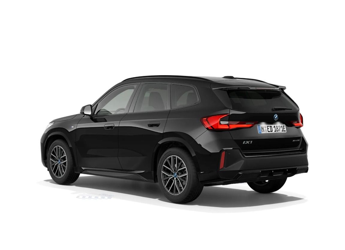 Fahrzeugabbildung BMW iX1 xDrive30 M-Sportpaket KomfZug/AdaptLED/RFK