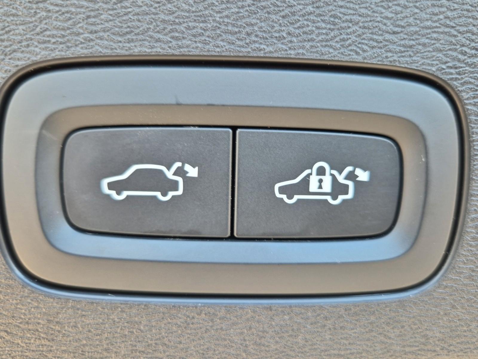 Volvo V60 Ultimate Dark 360 H&K Pano LED 4xSHZ