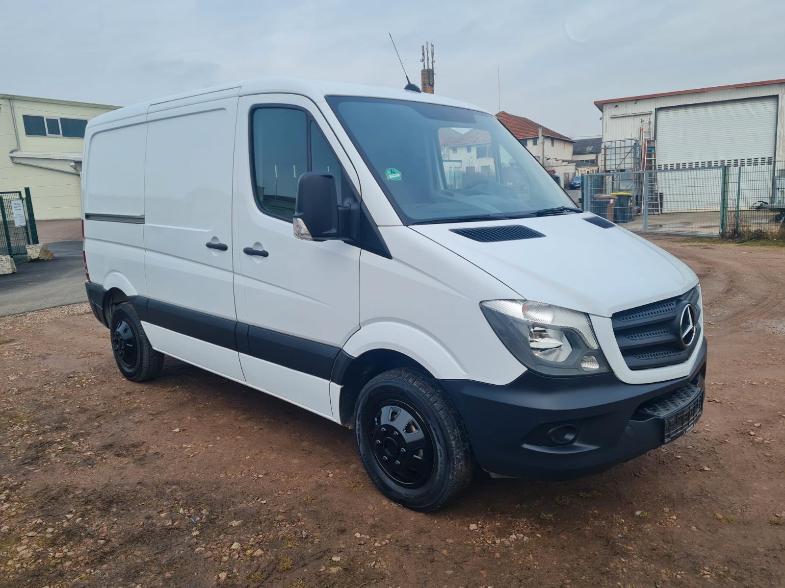 Mercedes-Benz Sprinter 211