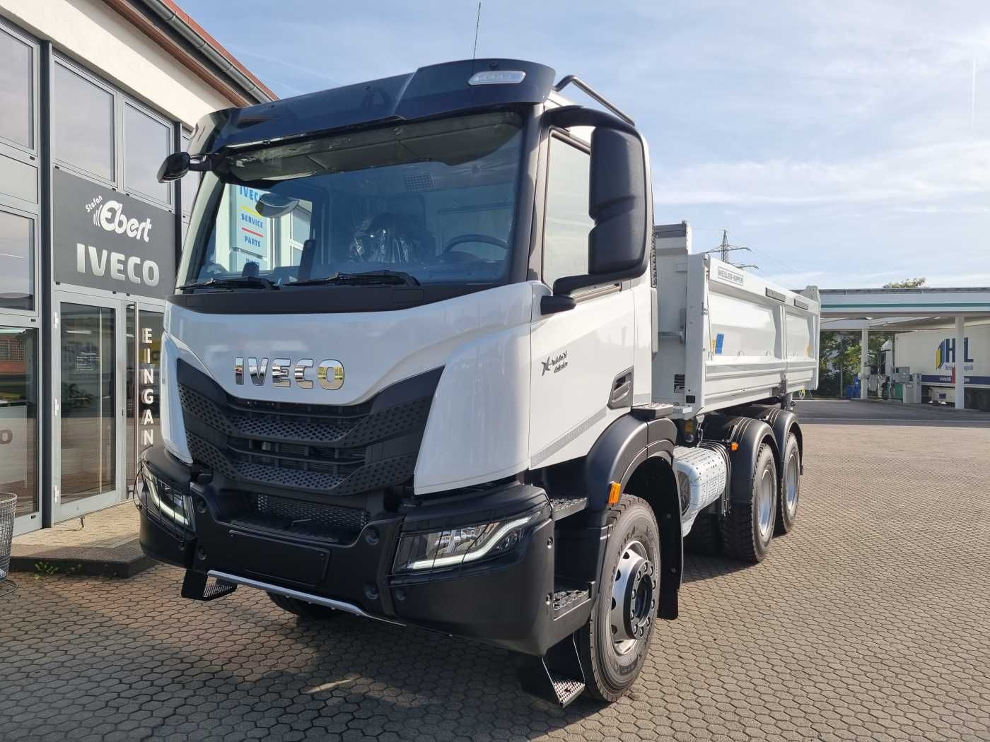 Fahrzeugabbildung Iveco AD300X48Z HR OFF 6x4 Meiller-Kipper + Bordmatik