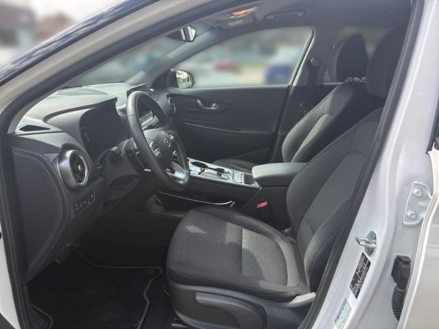 Fahrzeugabbildung Hyundai KONA MJ23 Trend Elektro 100KW NAVI+Dachlackierun