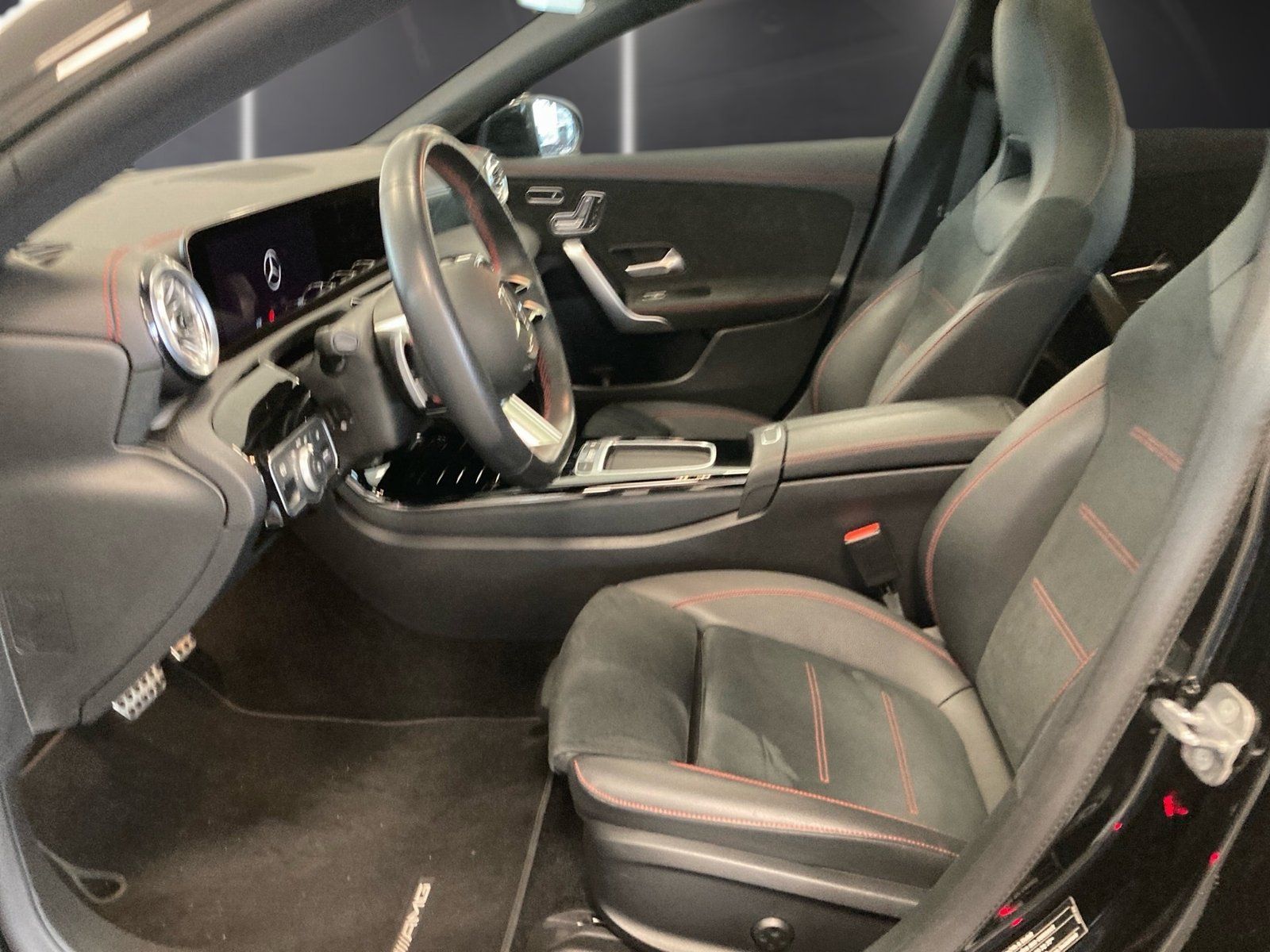 Fahrzeugabbildung Mercedes-Benz CLA 180 AMG Plus*Pano*HUD*360°*MBeam*AHK*Totwink