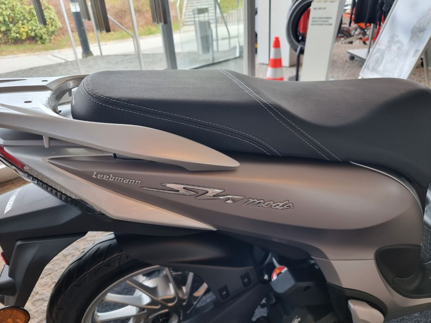 Fahrzeugabbildung Honda SH 125 Mode 2024 auch in schwarz