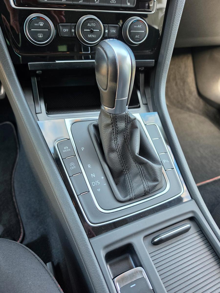 Volkswagen Golf 1.5 TSI ACT DSG Sound Variant Sound